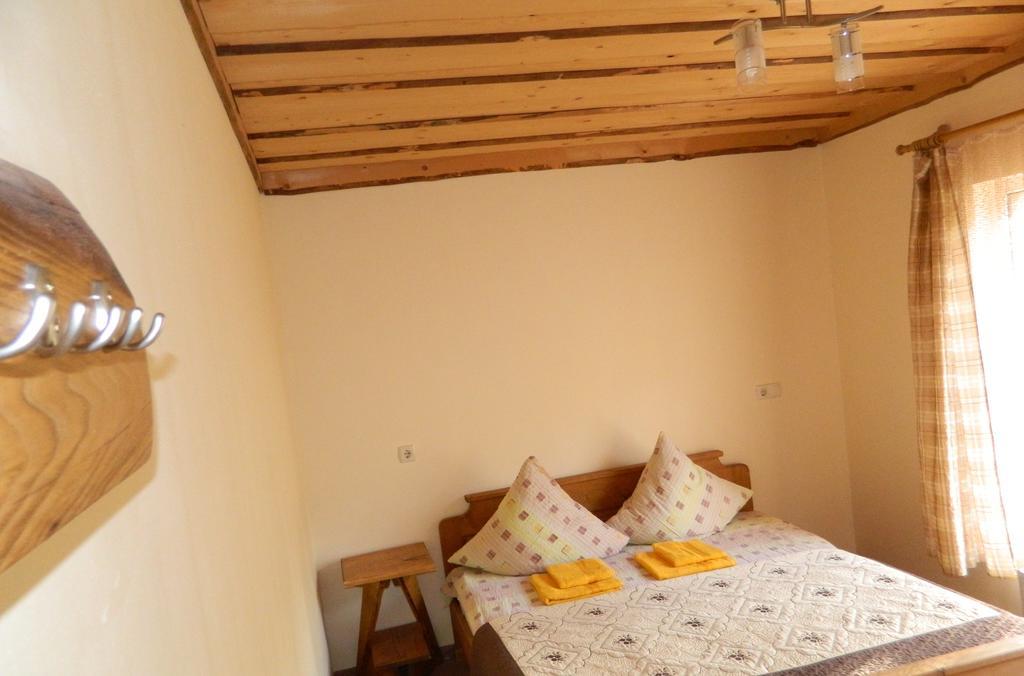 U Stozi Hotel Dragobrat Ruang foto